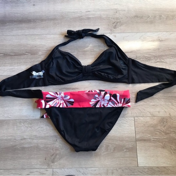 Seafolly Bikini two piece set Australian Swimwear size 12/14 black red floral - Picture 2 of 7